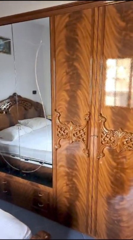 Tirane, jepet me qera Vile 2+1 Kati 1, 110 m² 500 € (jordan misja)