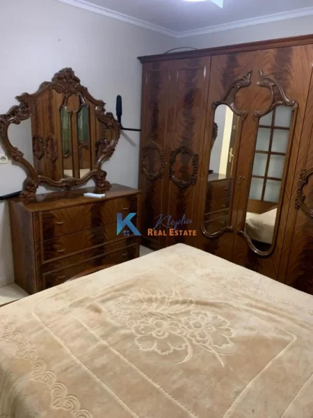 Tirane, jap me qera apartament 1+1+Aneks Kati 4, 70 m² (Rruga Kongresi i Manastirit, afer Pediatrise)
