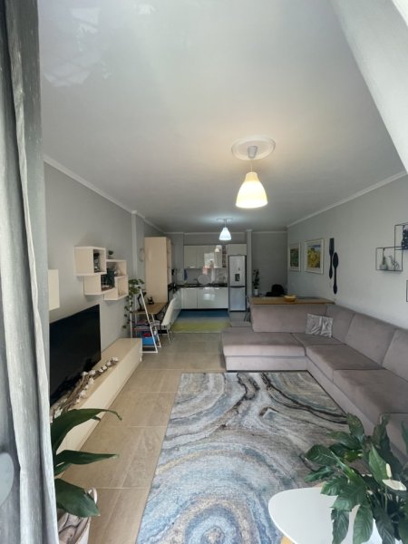 Tirane, jap me qera apartament 2+1+Ballkon Kati 1, 100 m² 900 € (Hamdi Garunja)