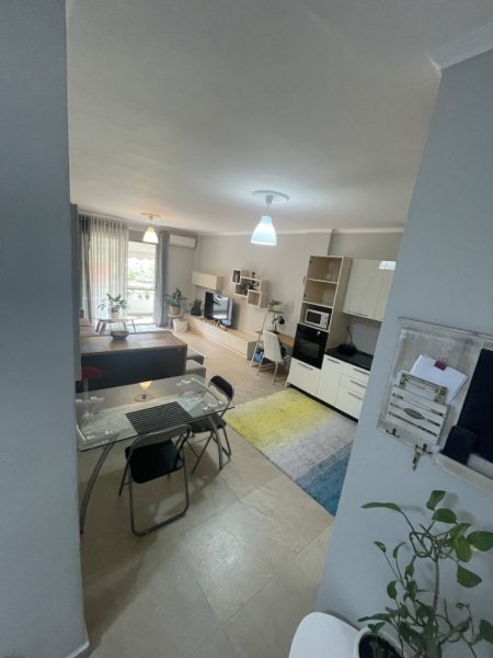 Tirane, jap me qera apartament 2+1+Ballkon Kati 1, 100 m² 900 € (Hamdi Garunja)