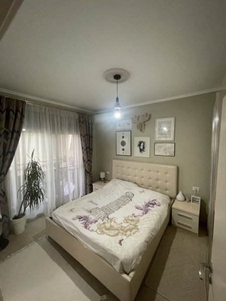 Tirane, jap me qera apartament 2+1+Ballkon Kati 1, 100 m² 900 € (Hamdi Garunja)