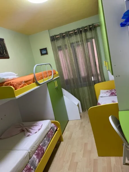 Tirane, Apartament 2+1 me qira Kati 2, 119 m² 500 € (Unaza e re)