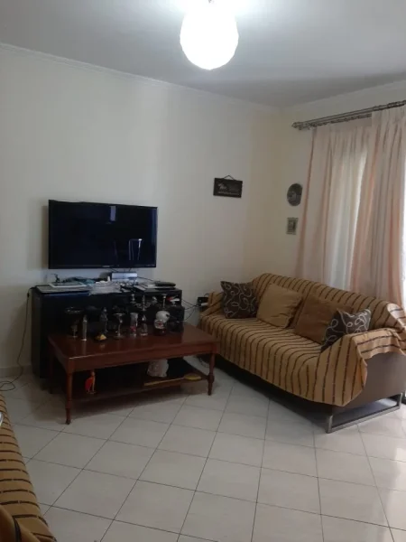 Tirane, shitet apartament 1+1+Ballkon Kati 5, 51 m² 72.100 € (Rruga Kahreman Ylli)