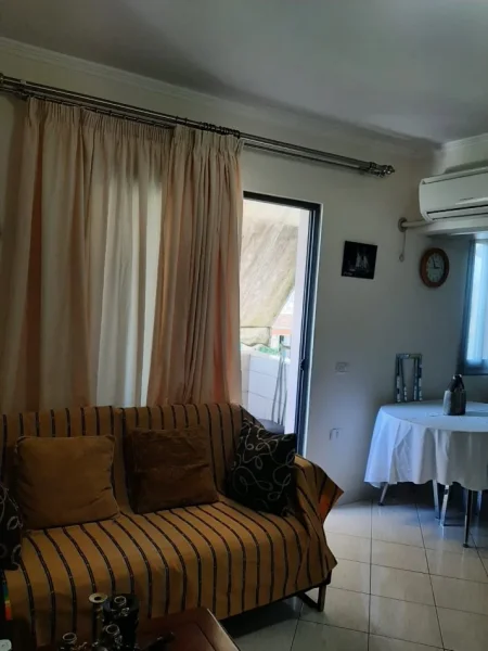 Tirane, shitet apartament 1+1+Ballkon Kati 5, 51 m² 72.100 € (Rruga Kahreman Ylli)