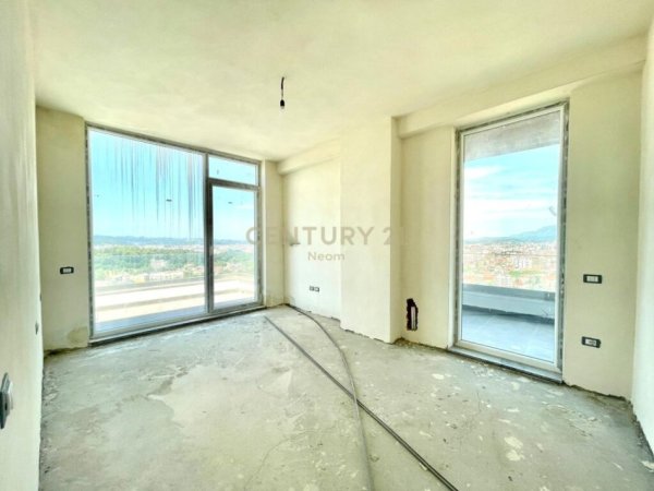 Tirane, shitet apartament 2+1 Kati 5, 138 m² 280.000 € (sauk)