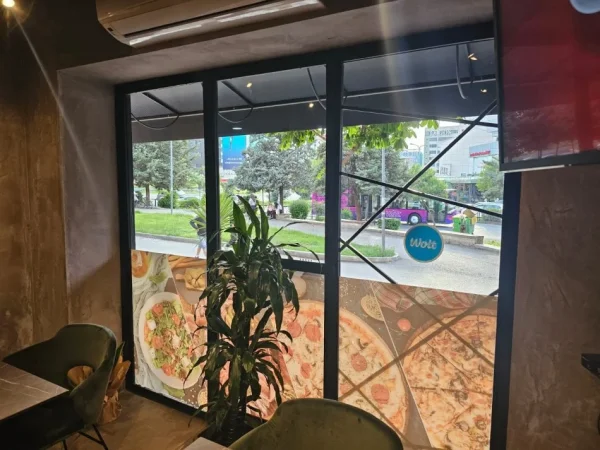 Tirane, shitet lokal Kati 0, 70 m² 35.000 € (Asim Vokshi)