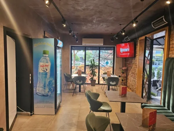 Tirane, shitet lokal Kati 0, 70 m² 35.000 € (Asim Vokshi)