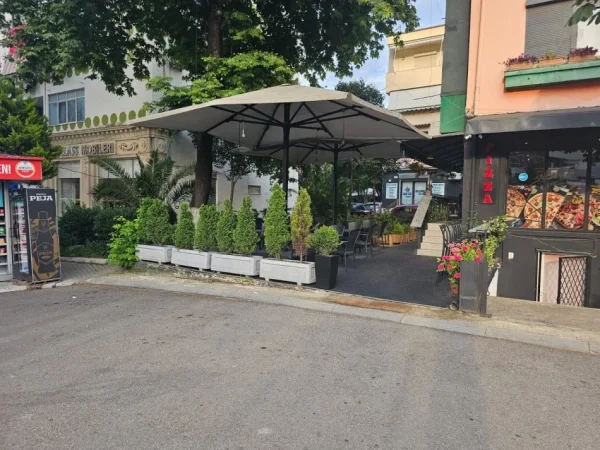 Tirane, shitet lokal Kati 0, 70 m² 35.000 € (Asim Vokshi)