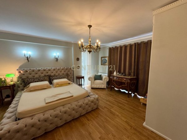 Tirane, shes apartament 3+1+3+Ballkon , 362 m² 975.500 € (Kompleksi ''Goldi", Rruga e Dibrës)