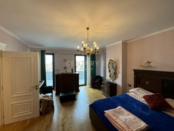 Tirane, shes apartament 3+1+3+Ballkon , 362 m² 975.500 € (Kompleksi ''Goldi", Rruga e Dibrës)