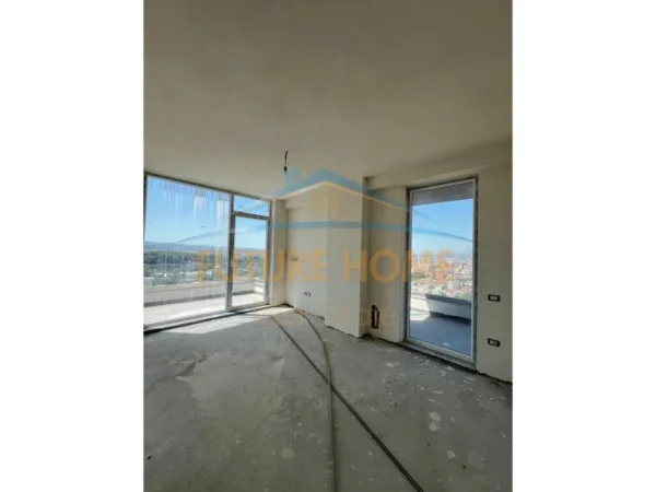 Tirane, shitet apartament 2+1+Ballkon+ post parkimi Kati 5, 137 m² 250.000 € (SAUK)