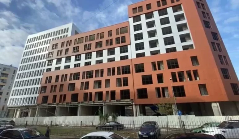Tirane, shitet apartament 1+1 Kati 7, 79 m² 87.800 € (Astir)