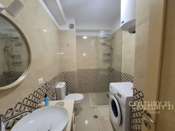 Tirane, jepet me qera apartament 1+1 Kati 2, 65 m² 500 € (kopeshti botanik)