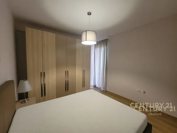 Tirane, jepet me qera apartament 1+1 Kati 2, 65 m² 500 € (kopeshti botanik)