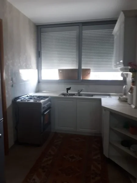 Tirane, jepet me qera apartament 3+1+Ballkon Kati 1, 162 m² 750 € (ZOGU I ZI)