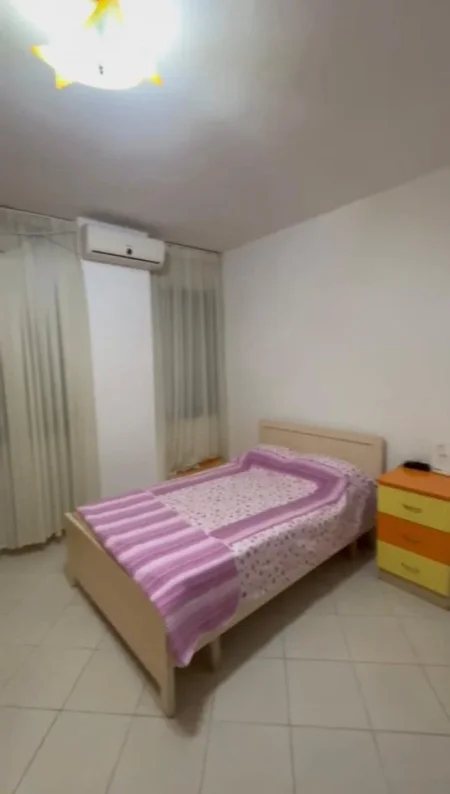 Tirane, jepet me qera apartament 2+1 Kati 4, 110 m² 400 € (Fresku)