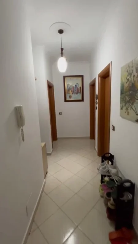 Tirane, jepet me qera apartament 2+1 Kati 4, 110 m² 400 € (Fresku)