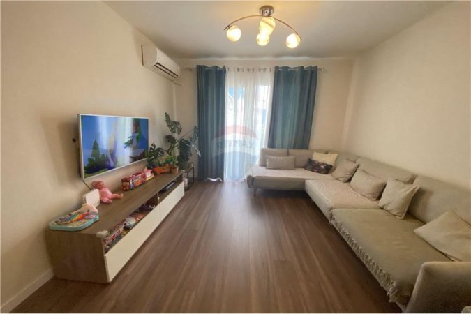 Tirane, jepet me qera apartament 2+1 Kati 2, 111 m² 800 € (Komuna e Parisit)