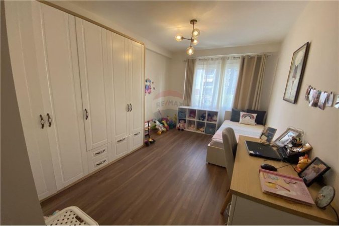 Tirane, jepet me qera apartament 2+1 Kati 2, 111 m² 800 € (Komuna e Parisit)