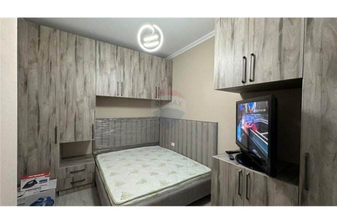 Tirane, jepet me qera apartament 1+1 Kati 2, 55 m² 500 € (Rruga e Dibres)