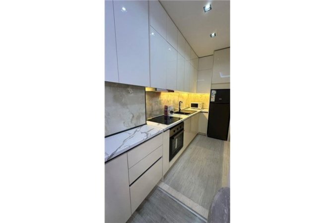 Tirane, jepet me qera apartament 1+1 Kati 2, 55 m² 500 € (Rruga e Dibres)