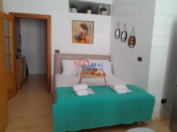 Vlore, jepet me qera garsonier 1+1+Ballkon , 40 m² 400 € (LUNGOMARE)