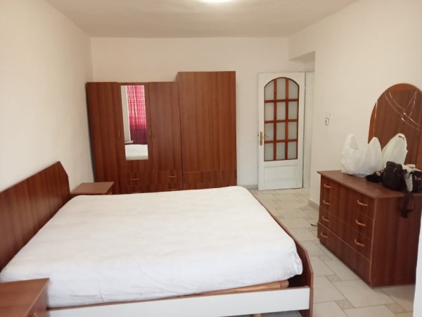 Tirane, jepet me qera apartament 1+1 Kati 2, 60 m² 400 € (RRUGA BARDHYL)