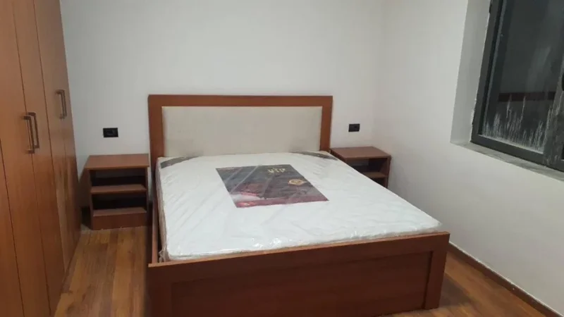 Tirane, jepet me qera apartament 2+1+Ballkon Kati 2, 71 m² 550 € (BLLOKU I VILAVE SELITE)