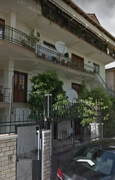 Tirane, jepet me qera apartament 2+1+Ballkon Kati 2, 71 m² 550 € (BLLOKU I VILAVE SELITE)