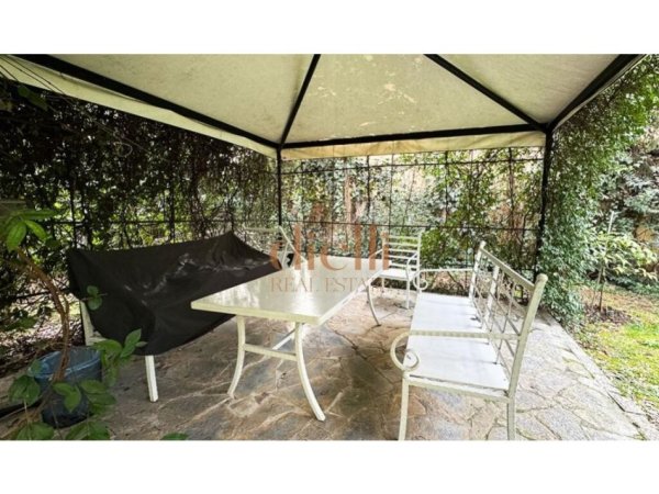 Tirane, jepet me qera apartament 2+1 Kati 4, 150 m² 700 €