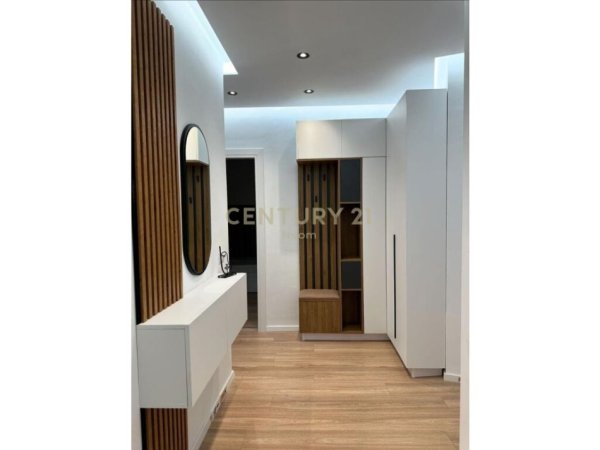 Tirane, jap me qera apartament 2+1+Ballkon , 100 m² 900 € (Rruga: Jordan Misja, Bulevardi i Ri)
