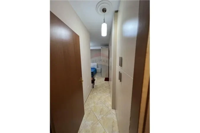 Tirane, jepet me qera apartament 2+1 Kati 3, 116 m² 600 € (Rruga Ibrahim Kodra - Komuna e Parisit)