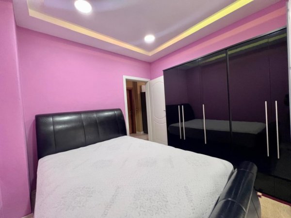 Tirane, jepet me qera apartament 1+1+Ballkon Kati 4, 63 m² 450 € (Rruga Peti)