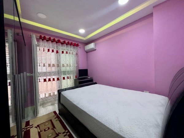 Tirane, jepet me qera apartament 1+1+Ballkon Kati 4, 63 m² 450 € (Rruga Peti)