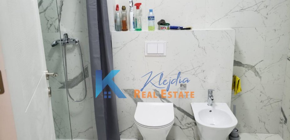 Tirane, jepet me qera apartament 1+1 Kati 7, 65 m² (Kompleksi Asl 2, ish Venue)