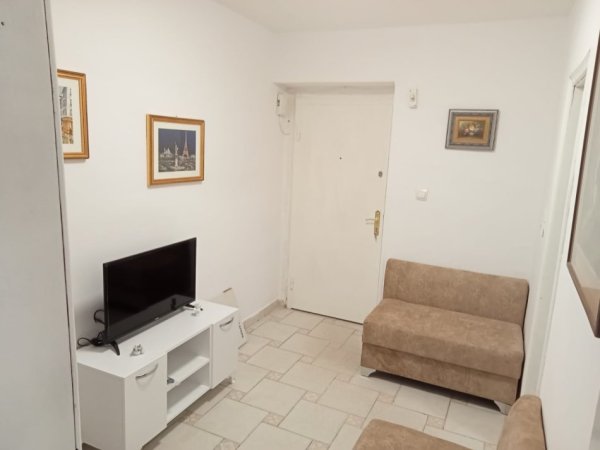 Tirane, jepet me qera apartament 2+1 Kati 2, 60 m² 400 € (Rr.Bardhyl)