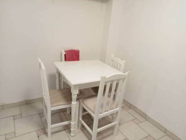 Tirane, jepet me qera apartament 2+1 Kati 2, 60 m² 400 € (Rr.Bardhyl)