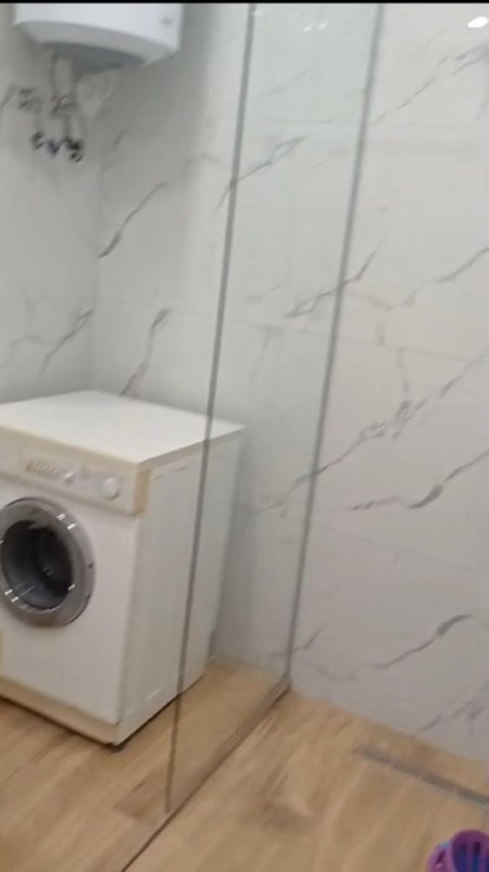 Tirane, jepet me qera apartament 1+1 Kati 1, 60 m² 300 € (Selite)