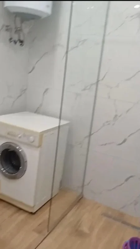 Tirane, jepet me qera apartament 1+1 Kati 1, 60 m² 300 € (Selite)