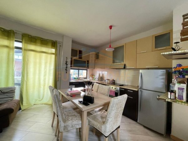 Tirane, shitet apartament 1+1+Ballkon Kati 8, 70 m² 80.000 € (Rruga Teleferikut)