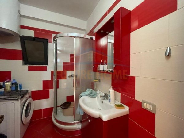 Tirane, shitet apartament 1+1+Ballkon Kati 8, 70 m² 80.000 € (Rruga Teleferikut)