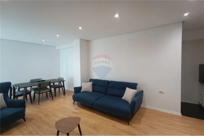 Tirane, jepet me qera apartament 1+1 Kati 5, 78 m² 750 € (Rruga e Dibrës - Selvia)