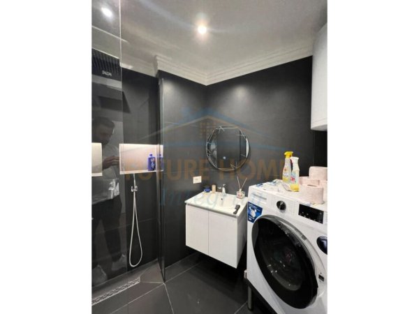 Tirane, shitet apartament 2+1 Kati 3, 126 m² 152.000 € (Ktheza e Kamzez)