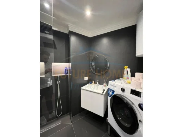 Tirane, shitet apartament 2+1 Kati 3, 126 m² 152.000 € (Ktheza e Kamzez)