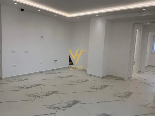 Tirane, jepet me qera zyre Kati 7, 106 m² 1.200 € (RRUGA MINE PEZA)