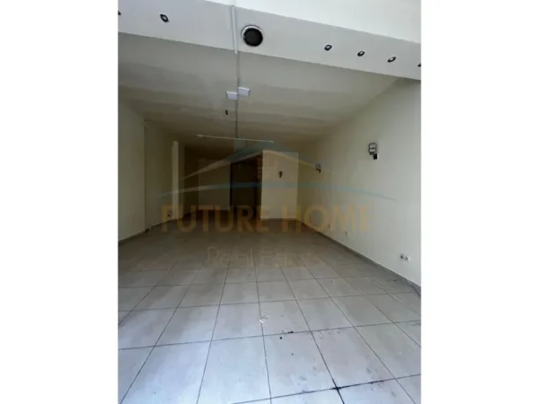 Tirane, jepet me qera Kati 0, 70 m² 350 € (Fresk)