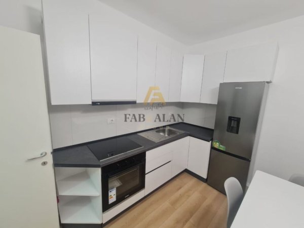 Tirane, jepet me qera apartament 1+1 Kati 6, 550 € (Ish Fusha e Aviacionit)