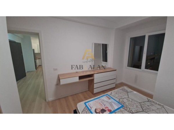 Tirane, jepet me qera apartament 2+1 Kati 9, 650 € (Ish Fusha e Aviacionit)