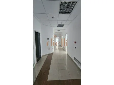 Tirane, jepet me qera ambjent biznesi Kati 5, 715 m² cmimi 12€ m2 (Unaza e Vogel, Tirane)