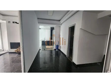 Tirane, jepet me qera ambjent biznesi Kati 5, 715 m² cmimi 12€ m2 (Unaza e Vogel, Tirane)